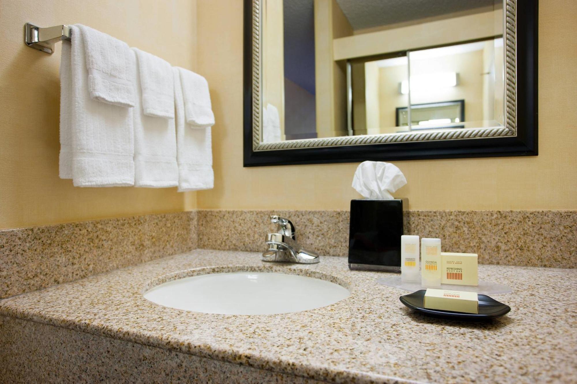 Courtyard Sacramento Airport Natomas Hotel Bagian luar foto