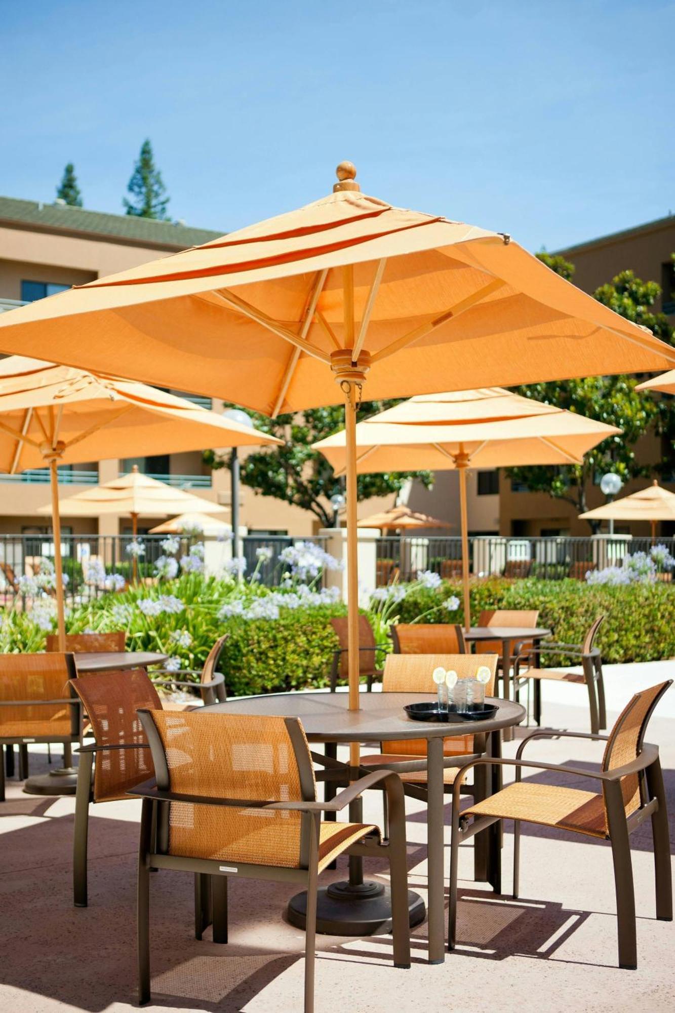 Courtyard Sacramento Airport Natomas Hotel Bagian luar foto